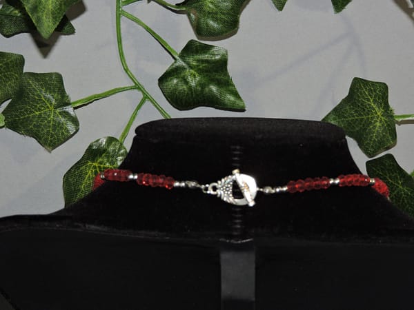 DSCN0776 Parure collier et boucle d'oreille cristal rouge