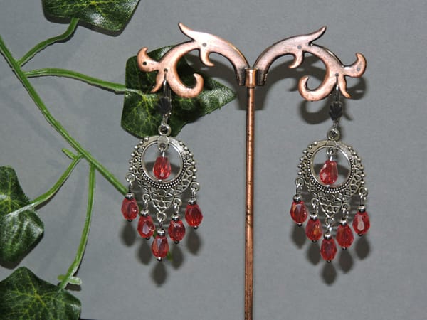 DSCN0778 Parure collier et boucle d'oreille cristal rouge