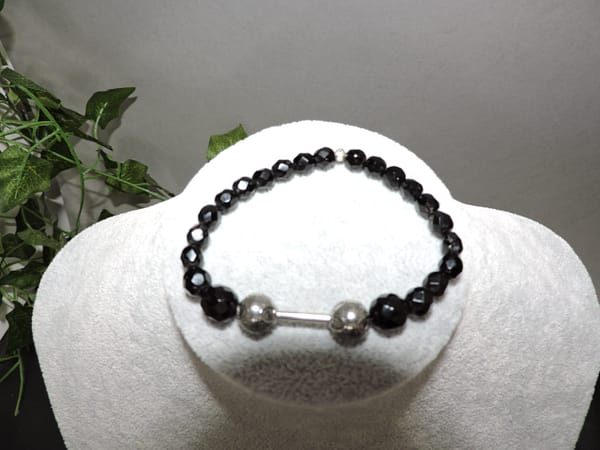 DSCN1374 parure collier bracelet noir et argenté