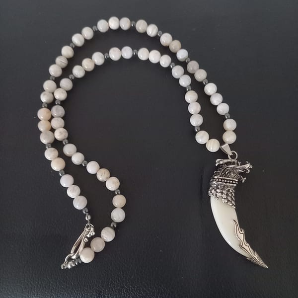 20231013_175150 Collier griffe de dragon blanc