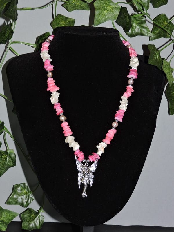 collier rose pendentif fée
