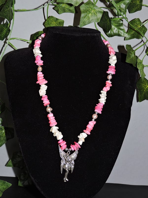 collier rose pendentif fée