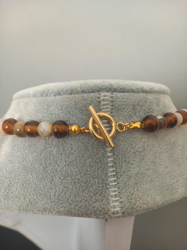 20250117_113339 Collier en pierres naturelles, agate et verre dans les tons marrons